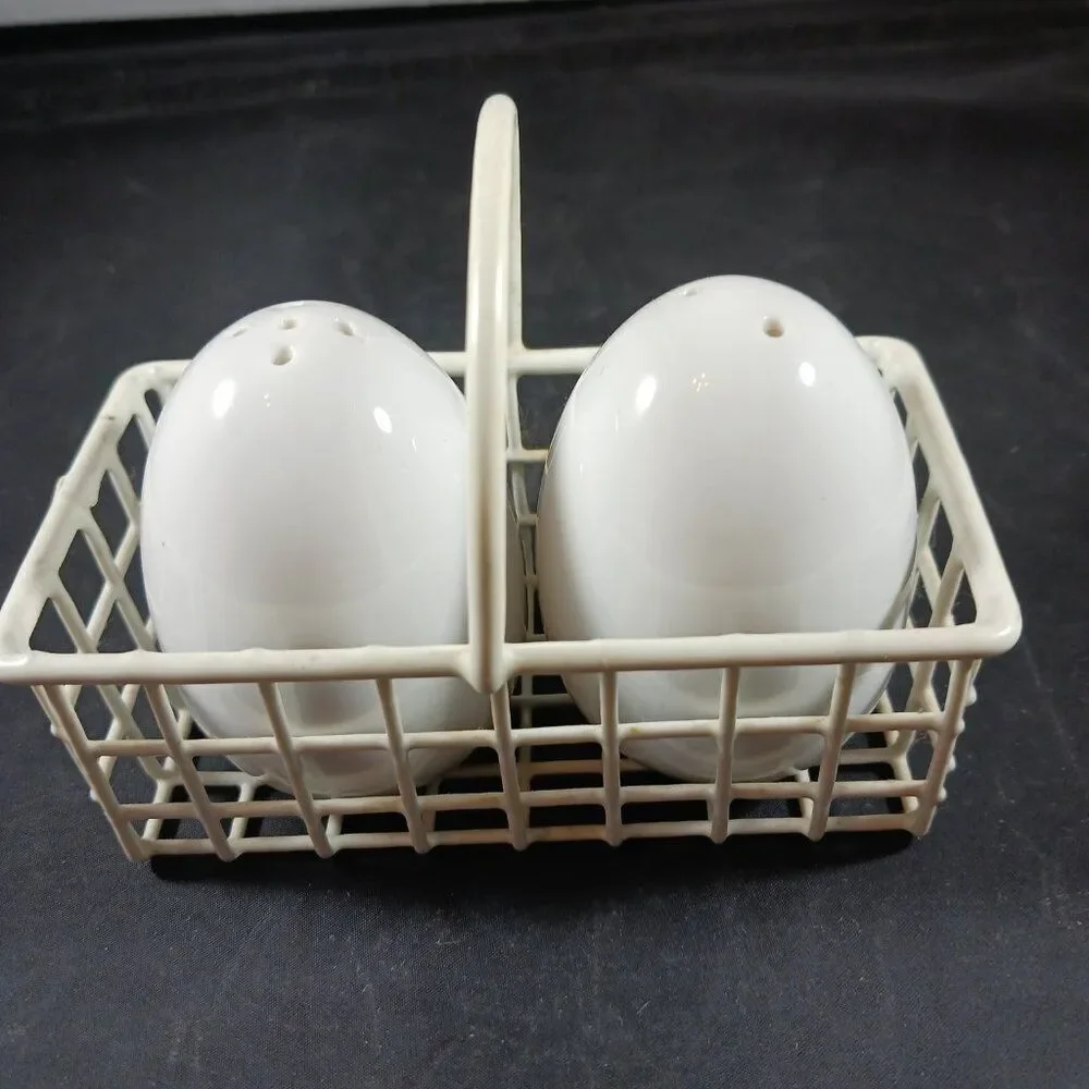 Vintage Egg in Basket Salt and Pepper